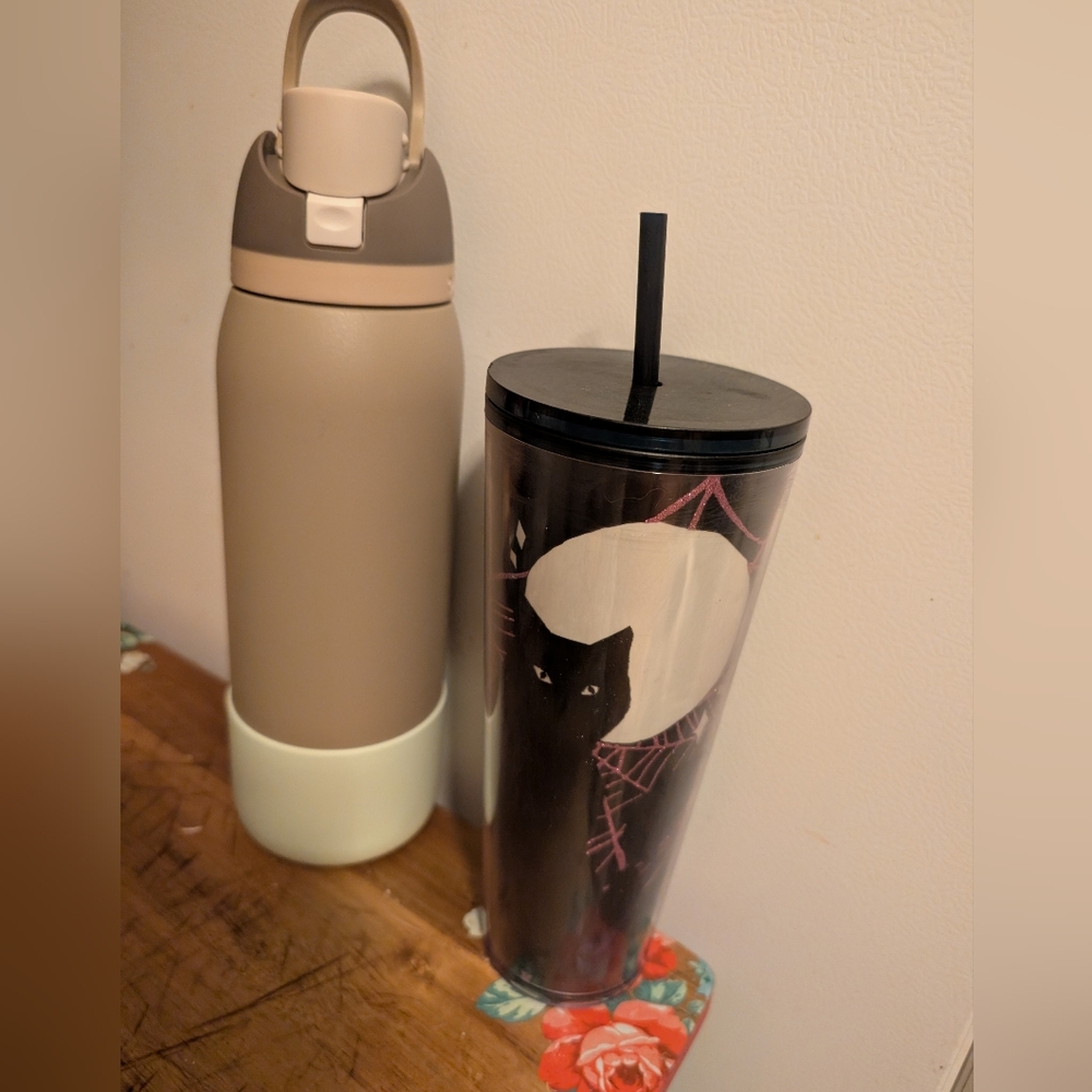 Owala And Starbucks Cup Lot